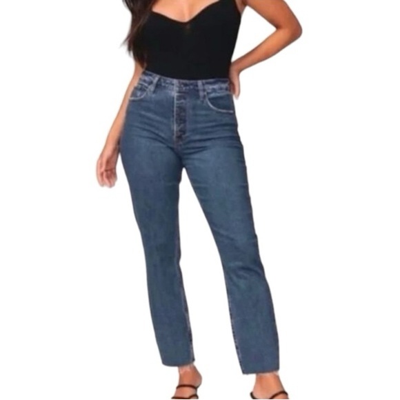 Abercrombie & Fitch The Mom High Rise Cropped Blue Jeans Sz 31/12 Short EUC - Picture 1 of 8